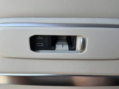 2027 BMW X7 — photo 18 view
