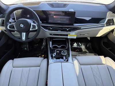 2027 BMW X7 — photo 13 view