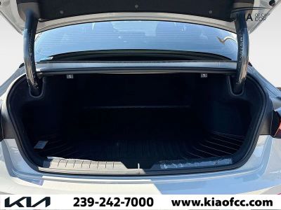 2026 Kia K5 — photo 8 view