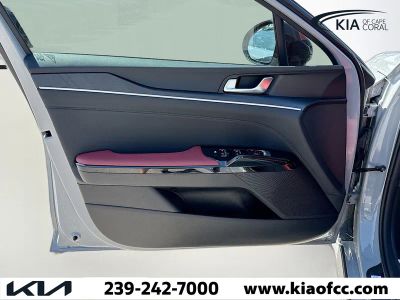 2026 Kia K5 — photo 17 view
