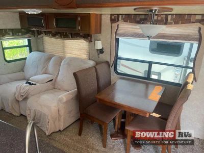 2017 Sprinter 324FWBHS — photo 8 view
