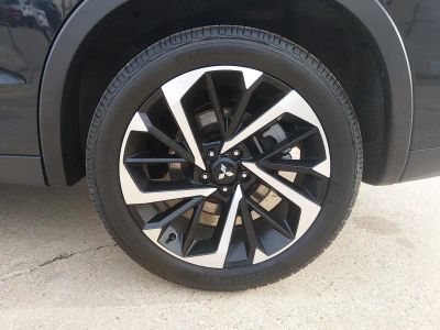 2024 Mitsubishi Outlander — photo 10 view