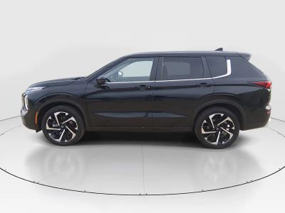 2024 Mitsubishi Outlander — interior view