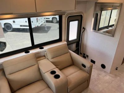 2027 Thor Motor Coach CHATEAU — photo 16 view