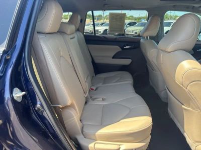 2022 Toyota Highlander - Photo 33