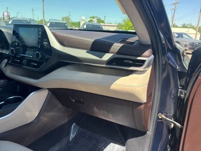 2022 Toyota Highlander - Photo 39