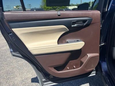 2022 Toyota Highlander - Photo 27
