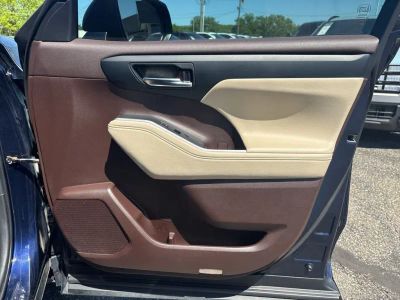 2022 Toyota Highlander - Photo 40