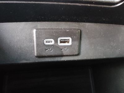 2024 Chevrolet Suburban - Photo 21