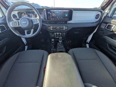2026 Jeep Wrangler — photo 13 view