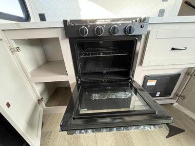2026 Jayco Seismic — photo 30 view