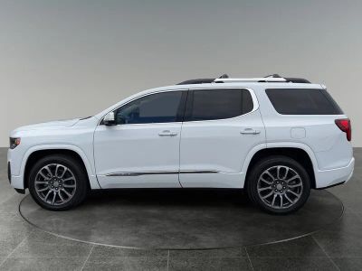 2022 GMC Acadia — detail view