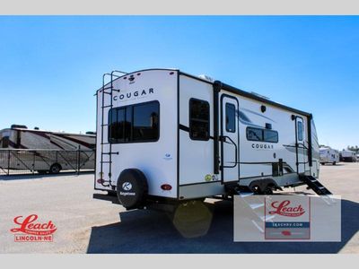 2025 Cougar Half-Ton 25RDS - Photo 7