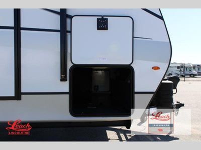 2025 Cougar Half-Ton 25RDS - Photo 28
