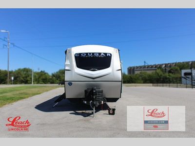 2025 Cougar Half-Ton 25RDS - Photo 3