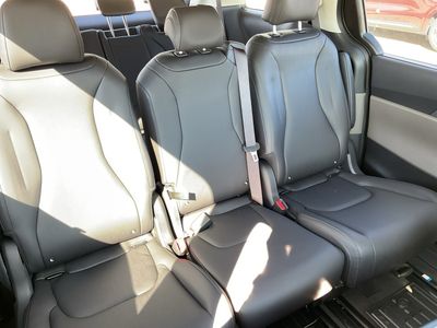 2026 Kia Carnival — photo 14 view