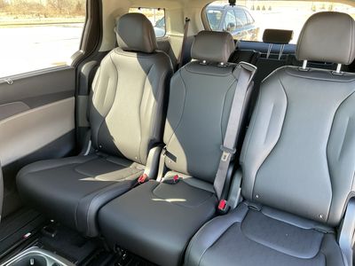 2026 Kia Carnival — photo 18 view