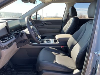 2026 Kia Carnival — photo 9 view