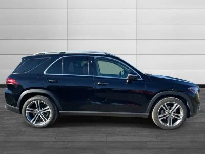 2022 Mercedes-Benz GLE — side profile view