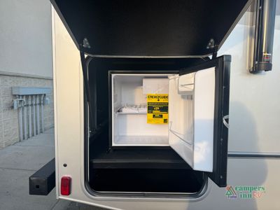 2026 Coachmen RV Entourage - Photo 10