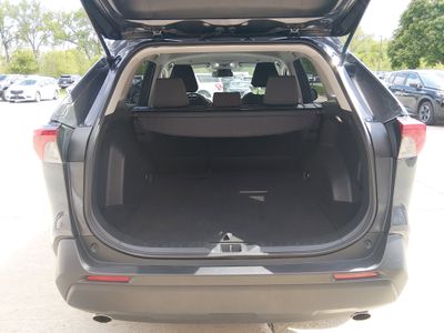 2025 Toyota RAV4 - Photo 11