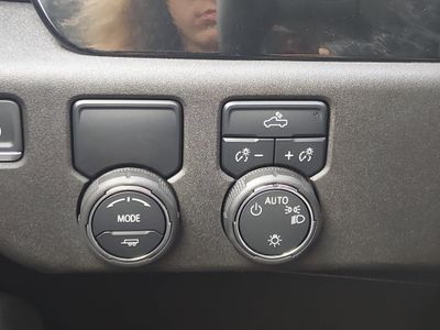 2025 Chevrolet Silverado 1500 — photo 13 view