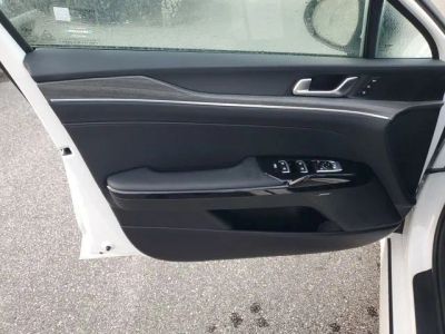 2025 Kia K5 — detail view