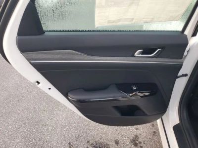 2025 Kia K5 — photo 27 view