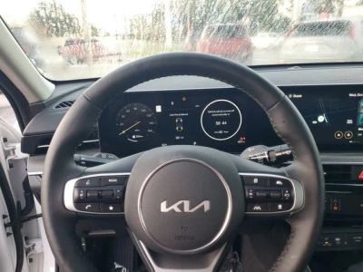 2025 Kia K5 — photo 13 view