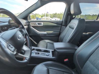 2022 Ford Explorer - Photo 2