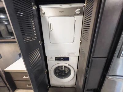 2022 Thor Motor Coach TUSCANY — photo 17 view