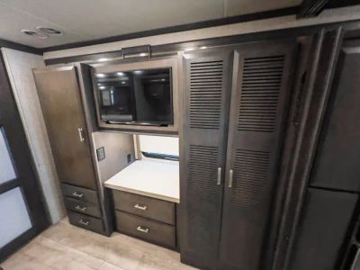 2022 Thor Motor Coach TUSCANY — photo 16 view