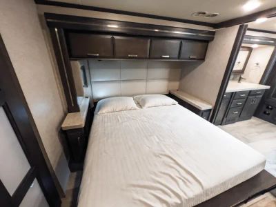 2022 Thor Motor Coach TUSCANY — photo 15 view
