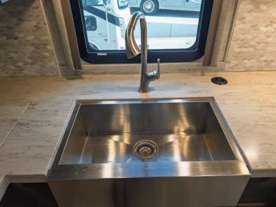 2022 Thor Motor Coach TUSCANY — photo 11 view