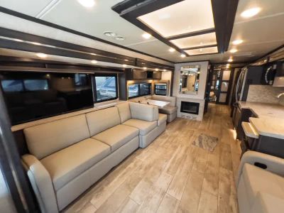 2022 Thor Motor Coach TUSCANY — photo 8 view