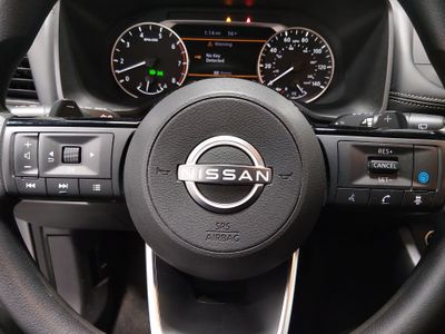2023 Nissan Rogue — photo 12 view