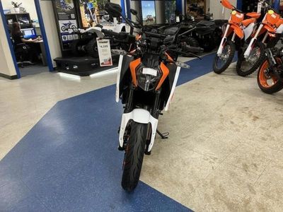 2024 KTM 250 Duke - Photo 4