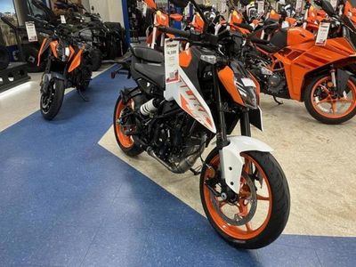 2024 KTM 250 Duke - Photo 3