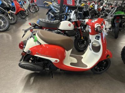 2026 Honda® Metropolitan — front three-quarter view