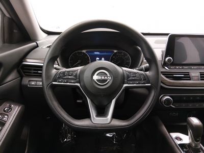 2024 Nissan Altima — photo 12 view