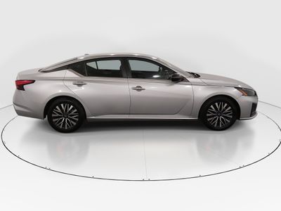 2024 Nissan Altima — photo 8 view