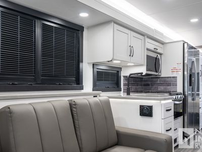 2026 Jayco Precept - Photo 9