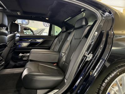 2020 BMW 7 Series - Photo 7