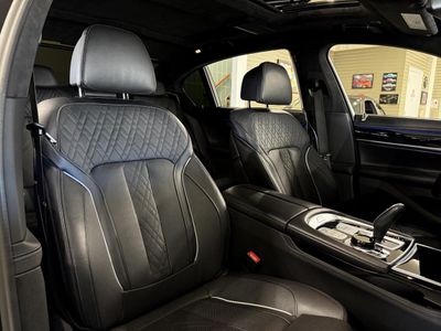 2020 BMW 7 Series - Photo 14