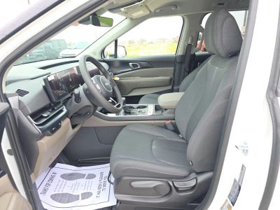 2026 Kia Carnival — photo 9 view