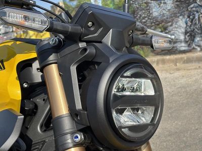 2025 Honda CB300R - Photo 6