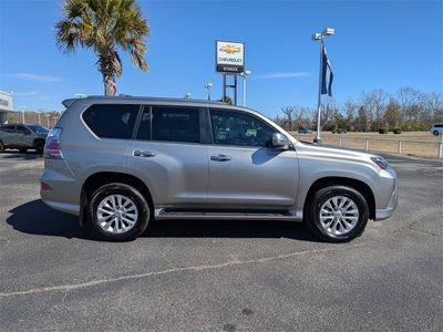 2022 Lexus GX - Photo 2