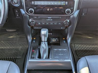 2022 Lexus GX - Photo 17