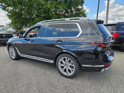 2025 BMW X7 — detail view