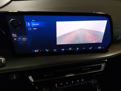 2025 Chevrolet Traverse - Photo 16
